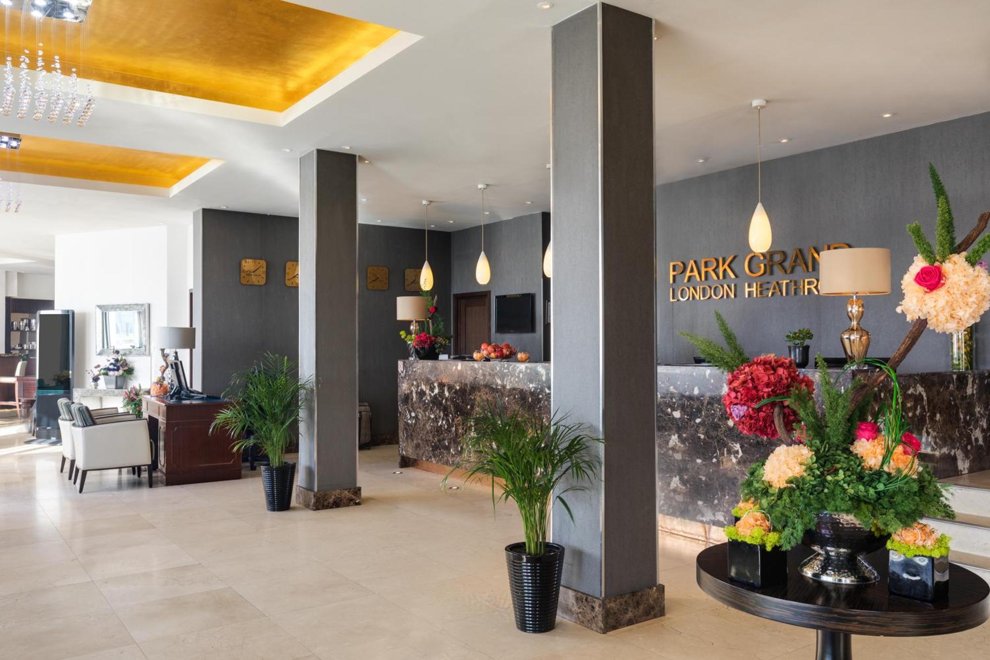 Park Grand Heathrow Hotel Хаунслоу Екстериор снимка