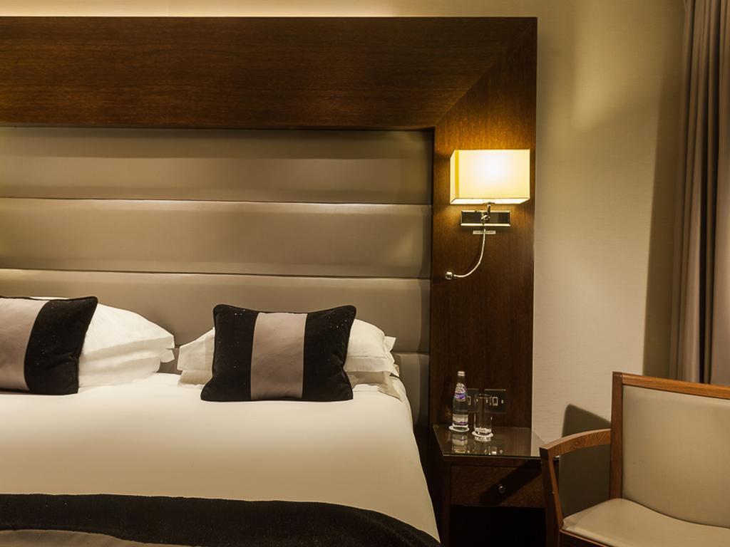 Park Grand Heathrow Hotel Хаунслоу Екстериор снимка