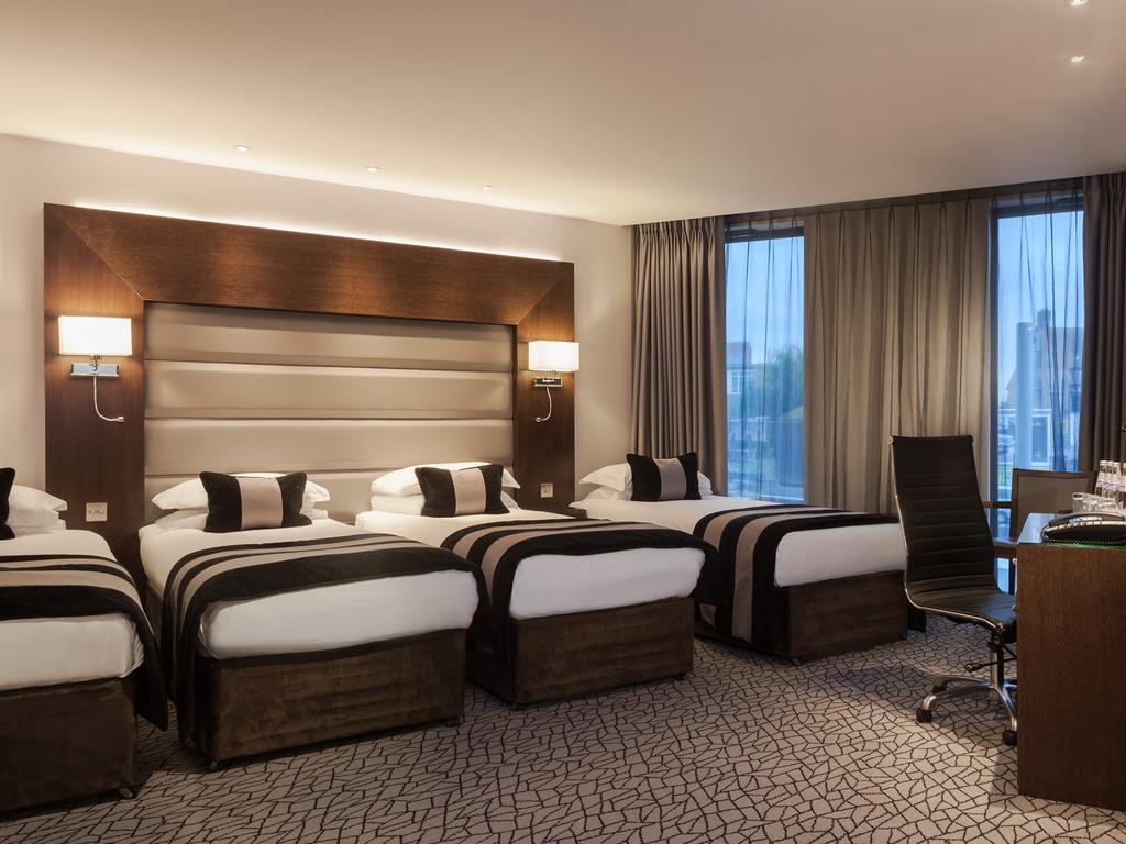 Park Grand Heathrow Hotel Хаунслоу Екстериор снимка