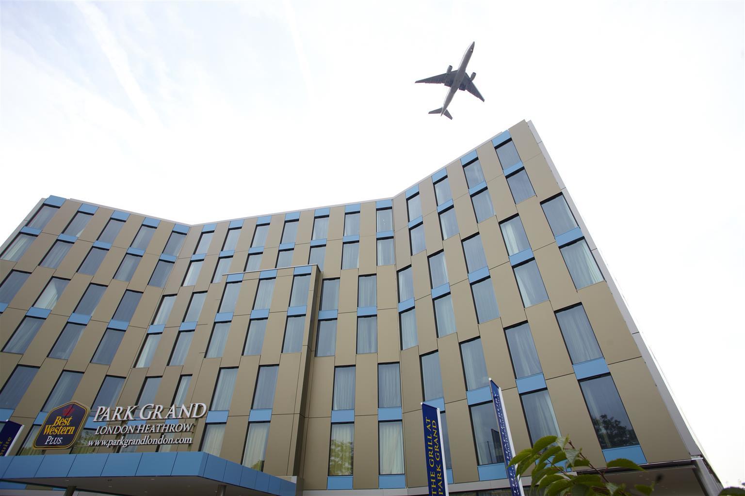 Park Grand Heathrow Hotel Хаунслоу Екстериор снимка