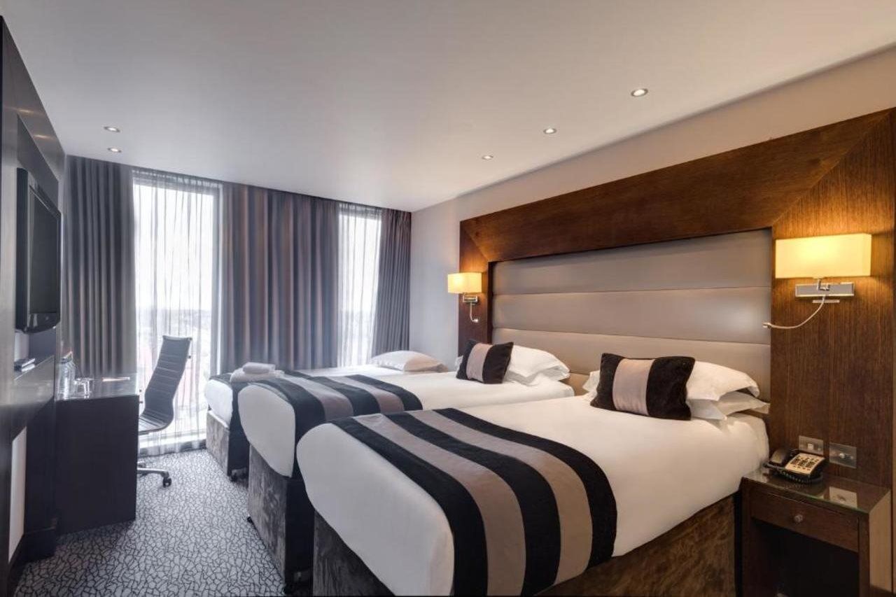 Park Grand Heathrow Hotel Хаунслоу Екстериор снимка